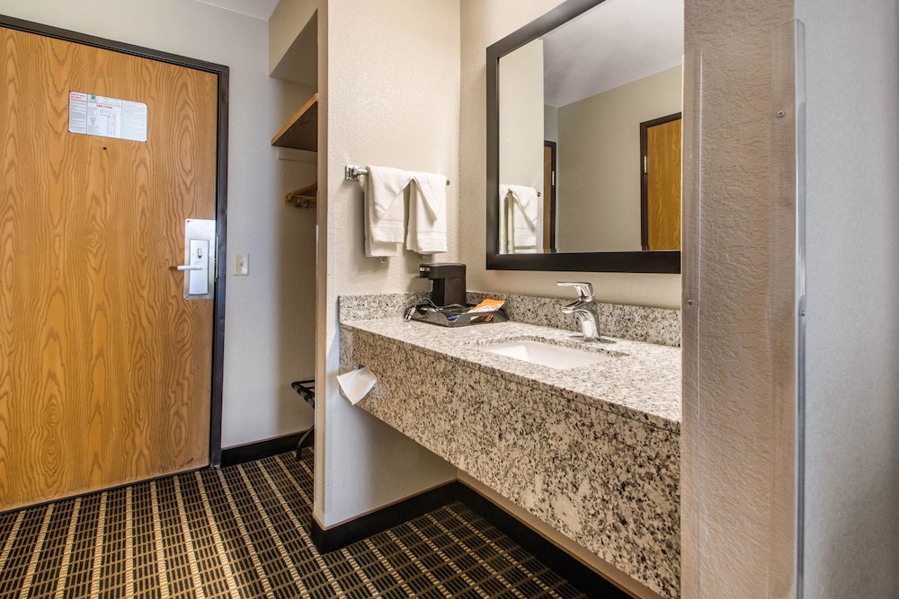 Sleep Inn & Suites Madison West 16/31