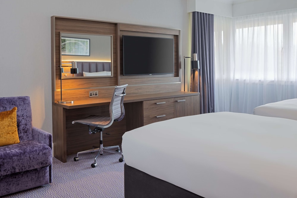 Doubletree By Hilton Edinburgh Airport 20/84