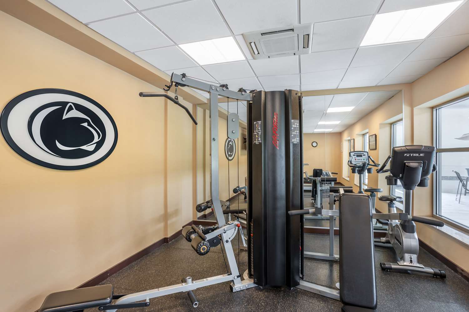 Best Western Plus University Park Inn & Suites 14/23