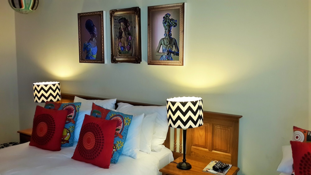 Pumleni Guesthouse 20/50