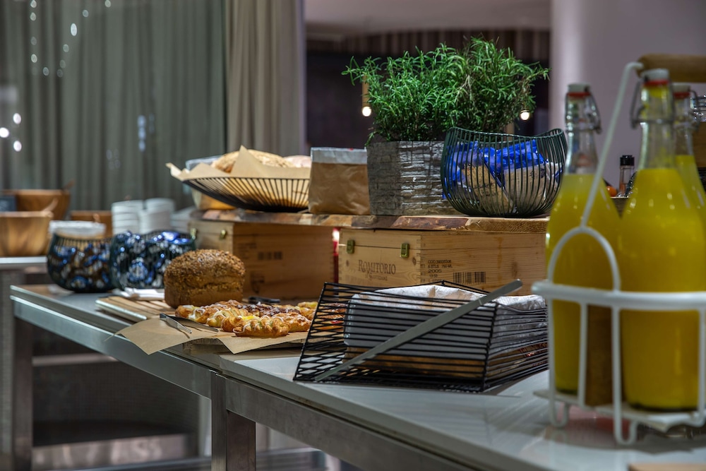 RADISSON BLU HOTEL BASEL 32/74