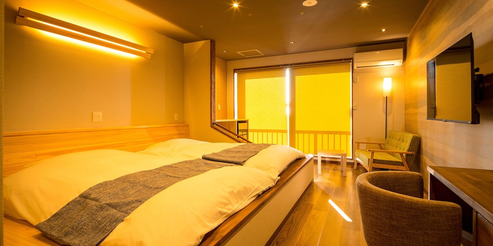 JAPANESE WESTERN, OCEAN VIEW
