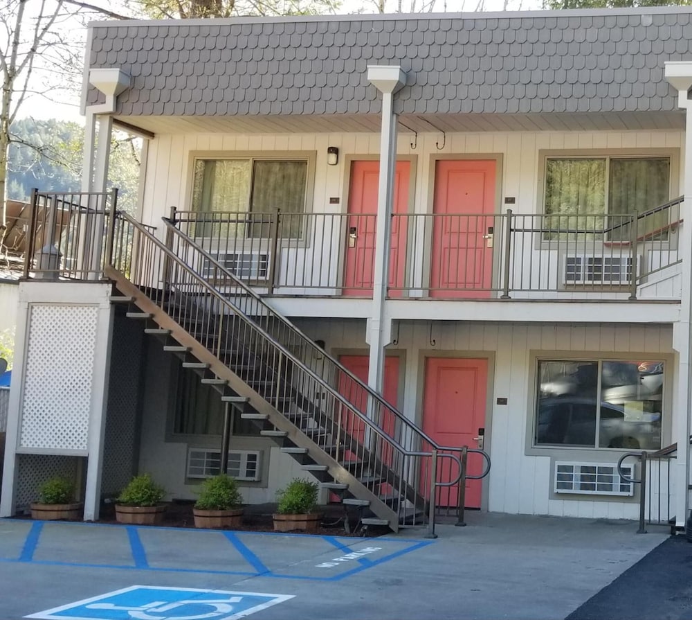 The Northern Inn 3/25