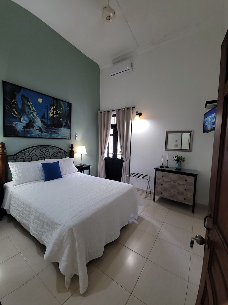 Hotel Class Colonial 16/50