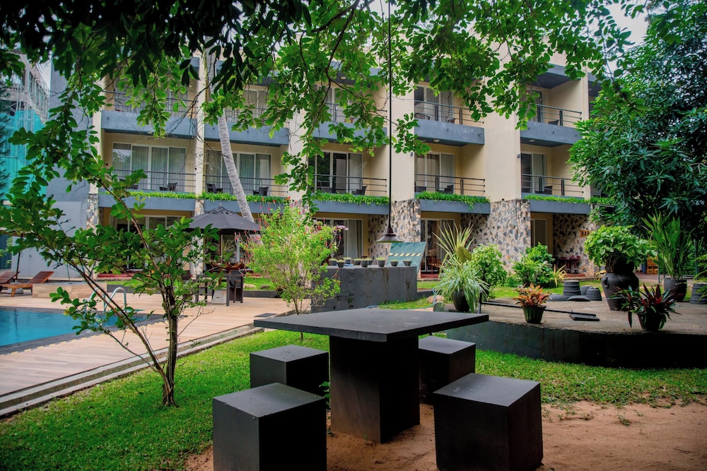 Miridiya Lake Resort 42/52