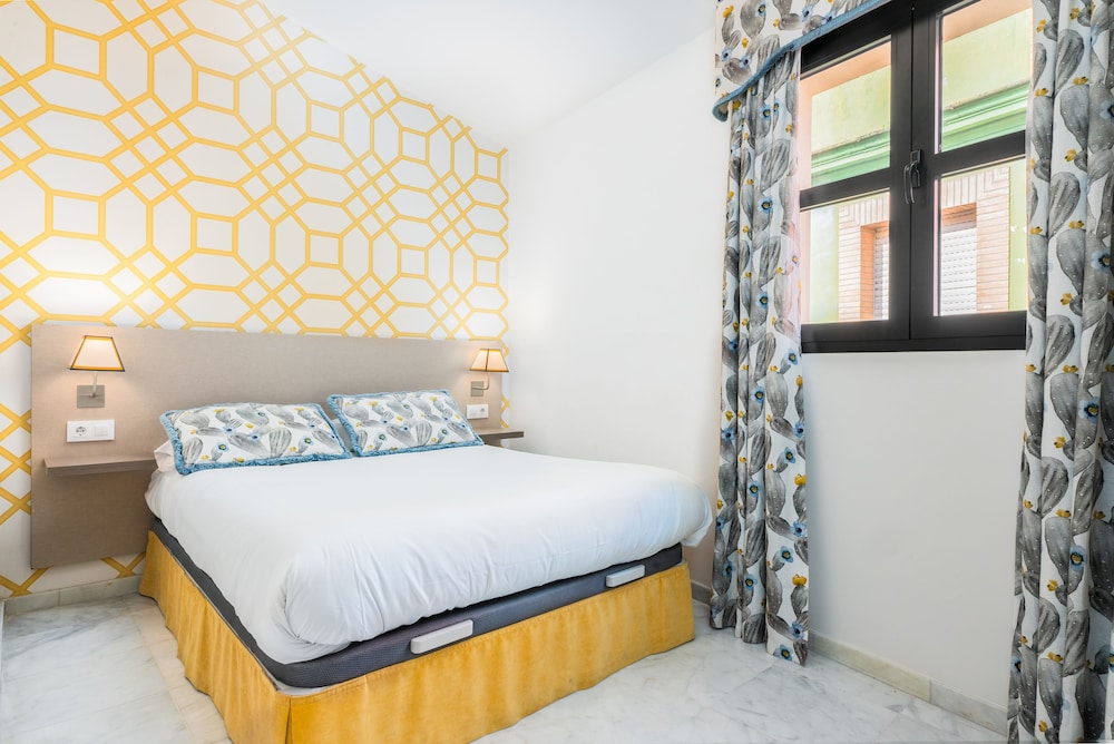 1 BEDROOM, APARTMENT