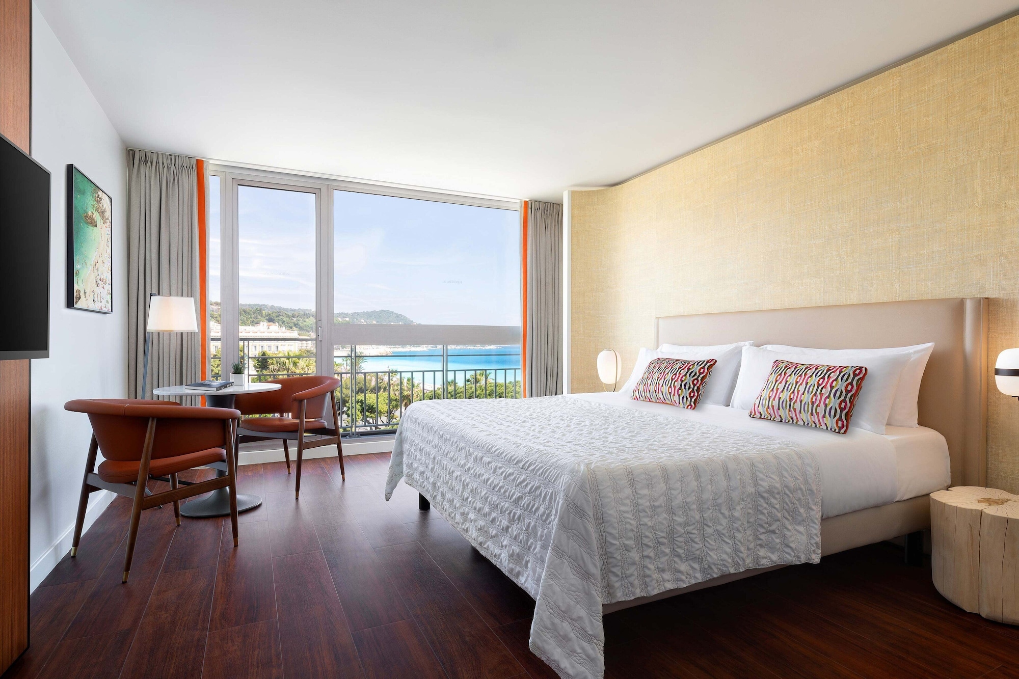 DELUXE, KING BED, GARDEN VIEW