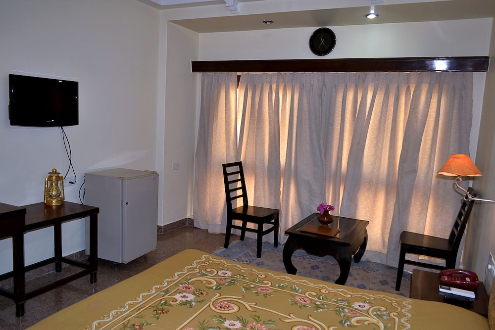 MAHADEV PALACE. 13/26