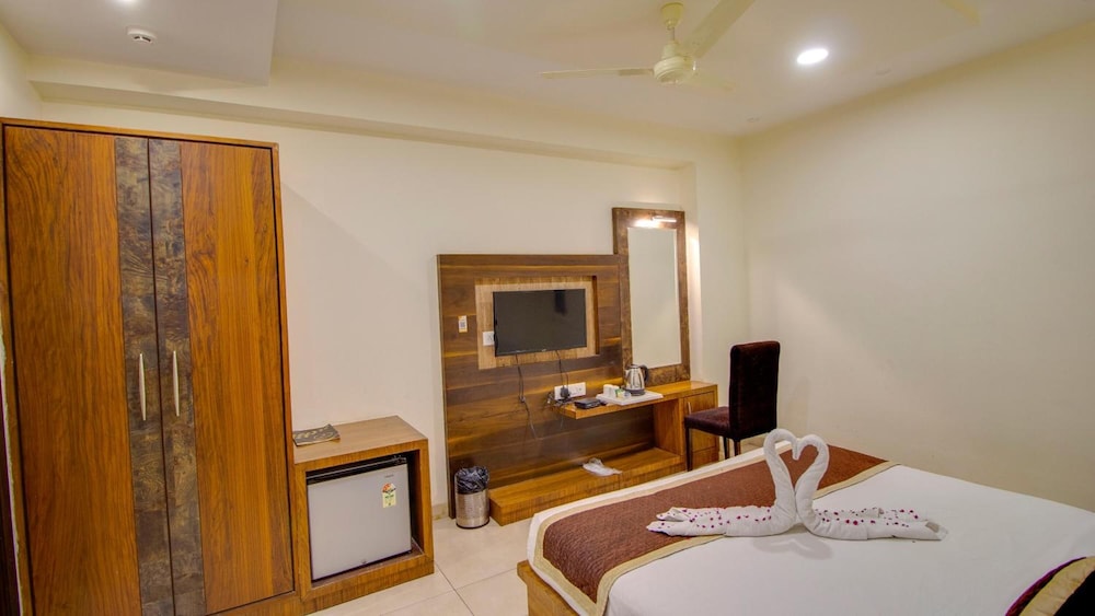 Golden Eagle By Keshav Global Hotels 15/40