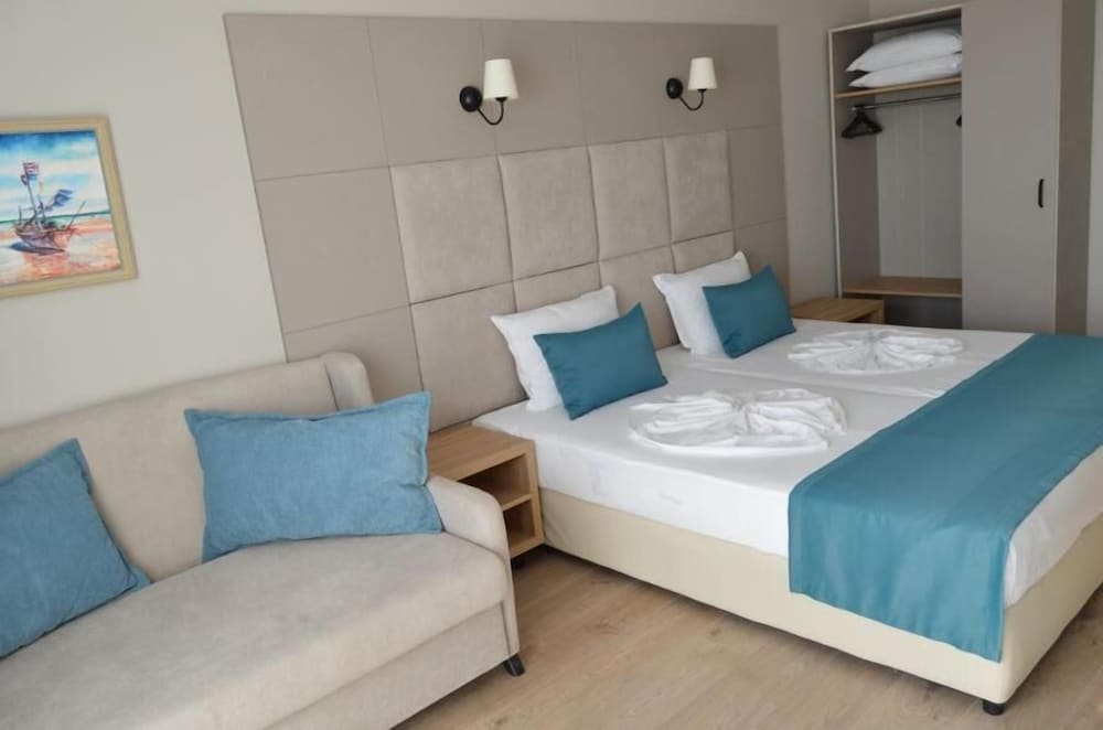 SPERANTA Hotel & Villas 8/40