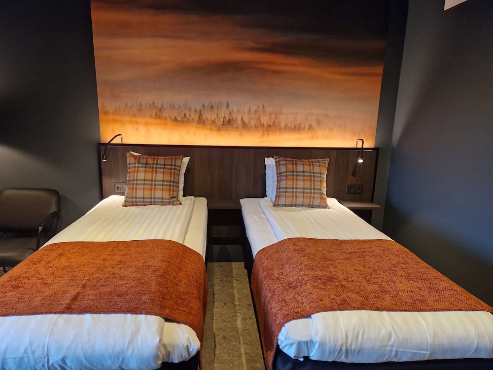 QUALITY HOTEL LAPLAND 10/43