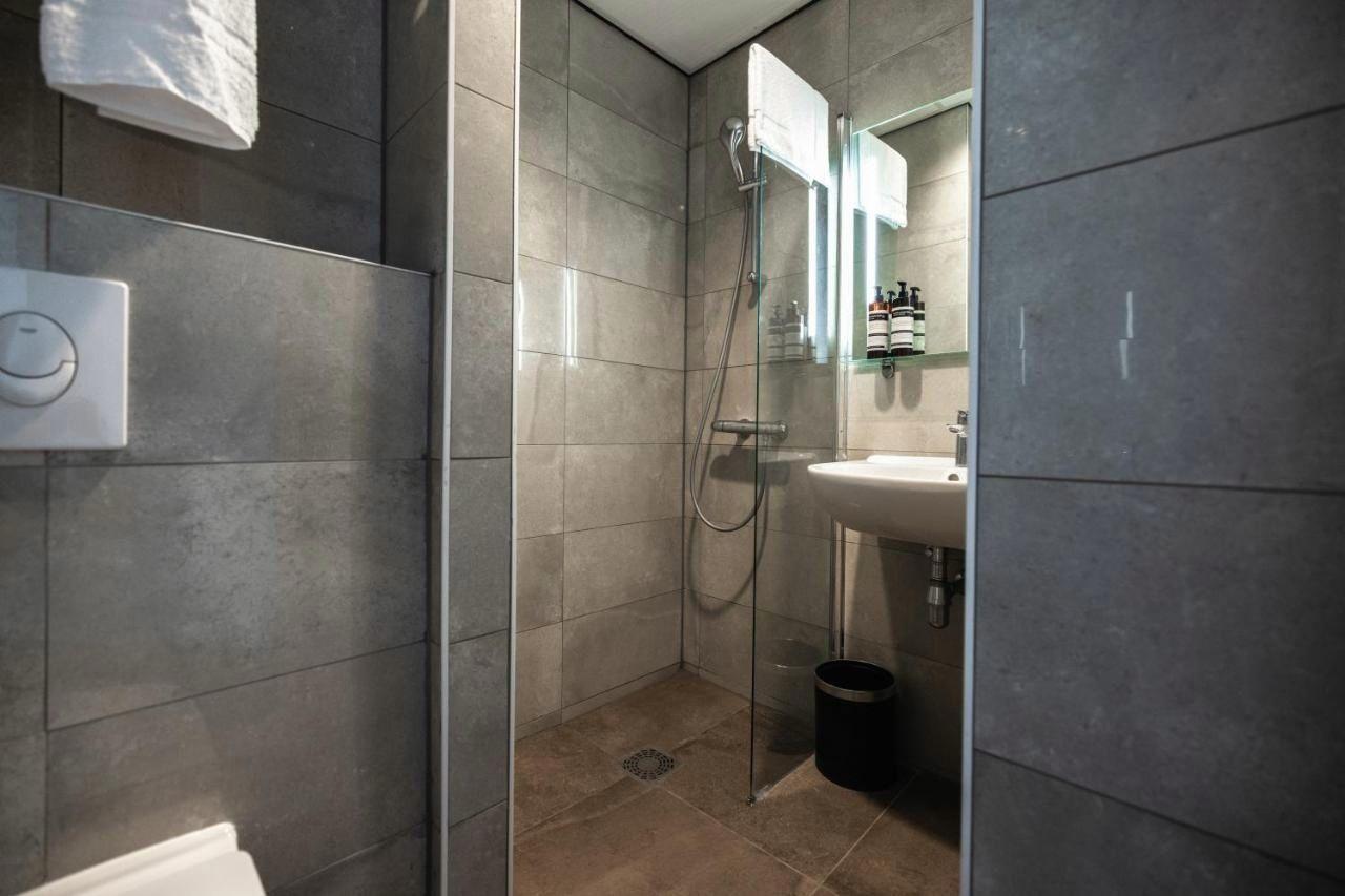 Hotelux Amsterdam Airport Hotel 20/21
