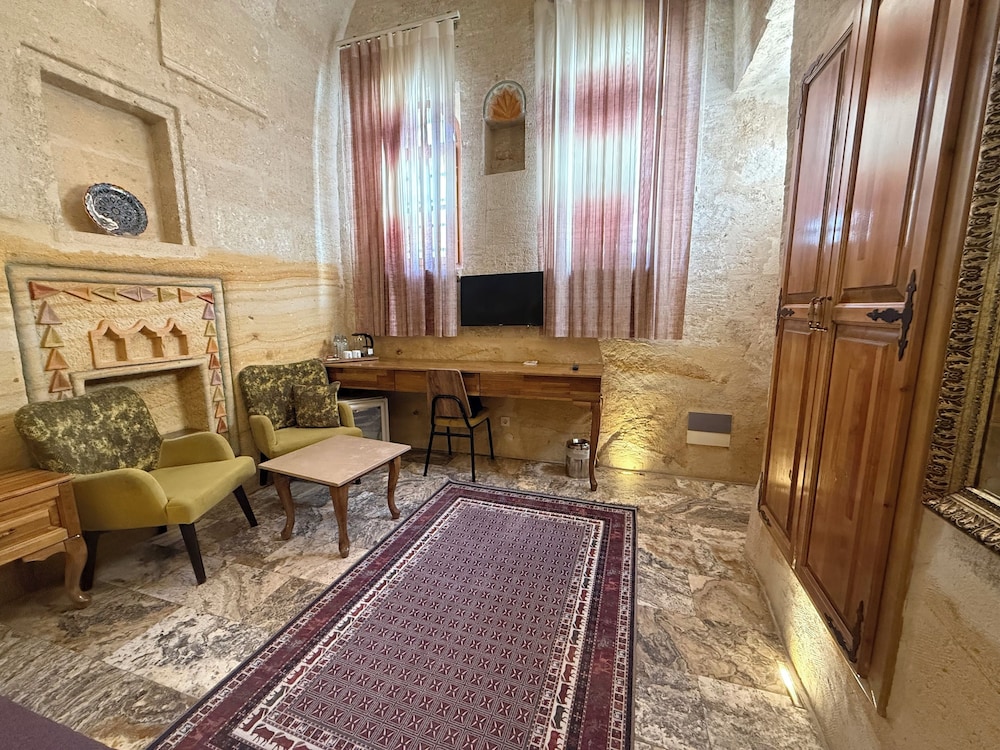 Crassus Cave Hotel 33/50