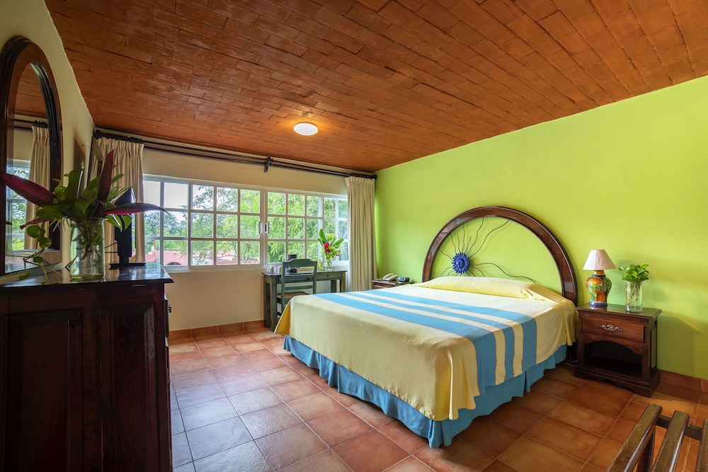 Chichen Itza Hotel 9/28