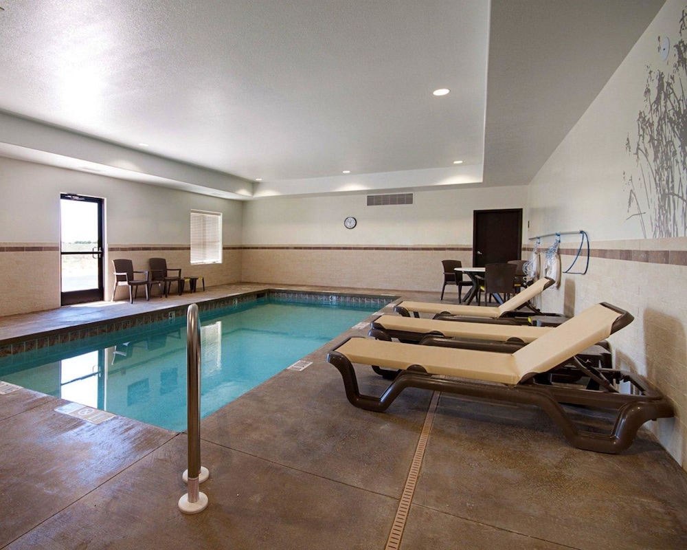 Sleep Inn & Suites Carlsbad Caverns Area 22/46