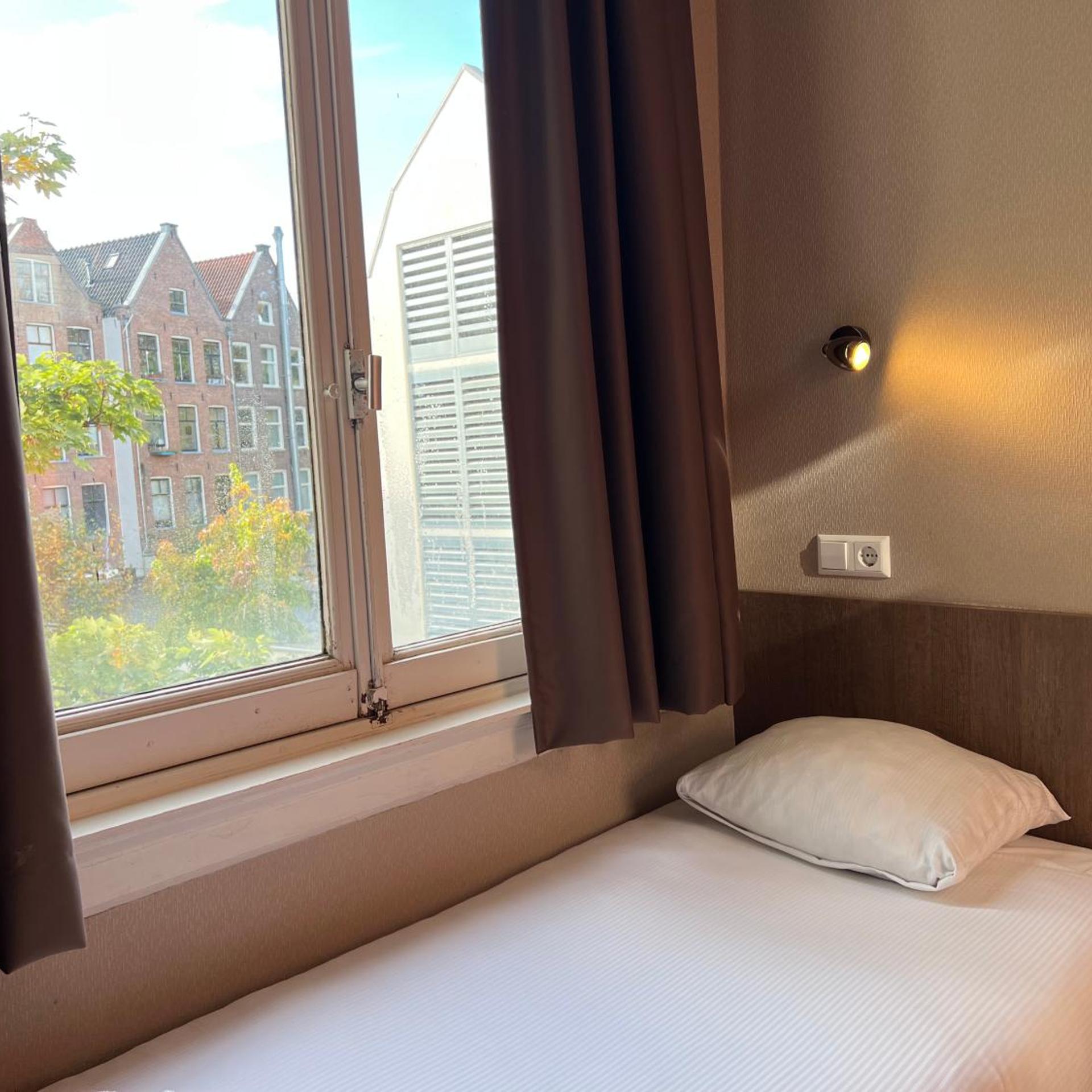 ROOM, SINGLE, SMALL