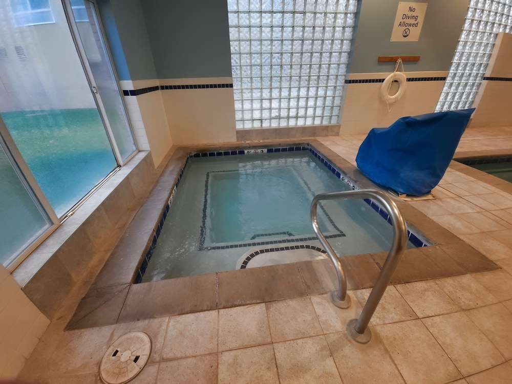 swimming pool spa