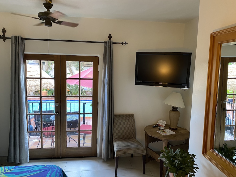 Villa Rosa Inn 44/78