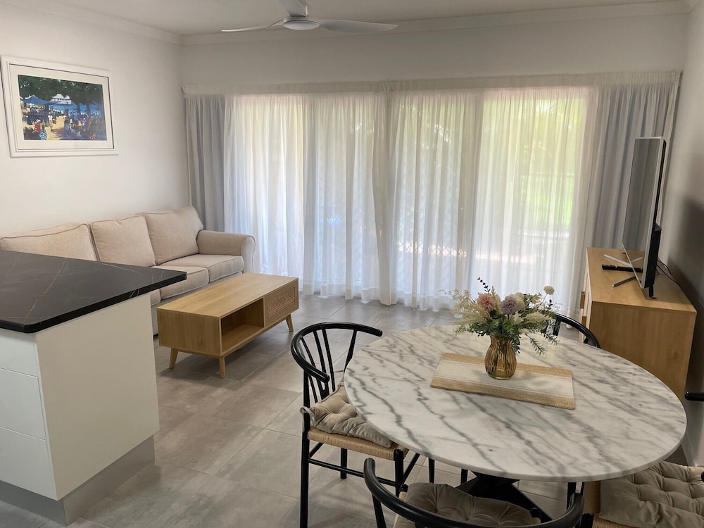 The York Beachfront Holiday Apartments 30/61