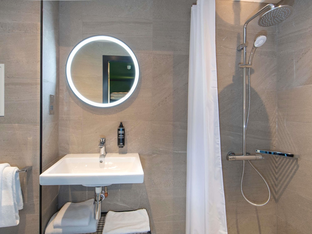 Ibis Styles London Gatwick Airport 60/64