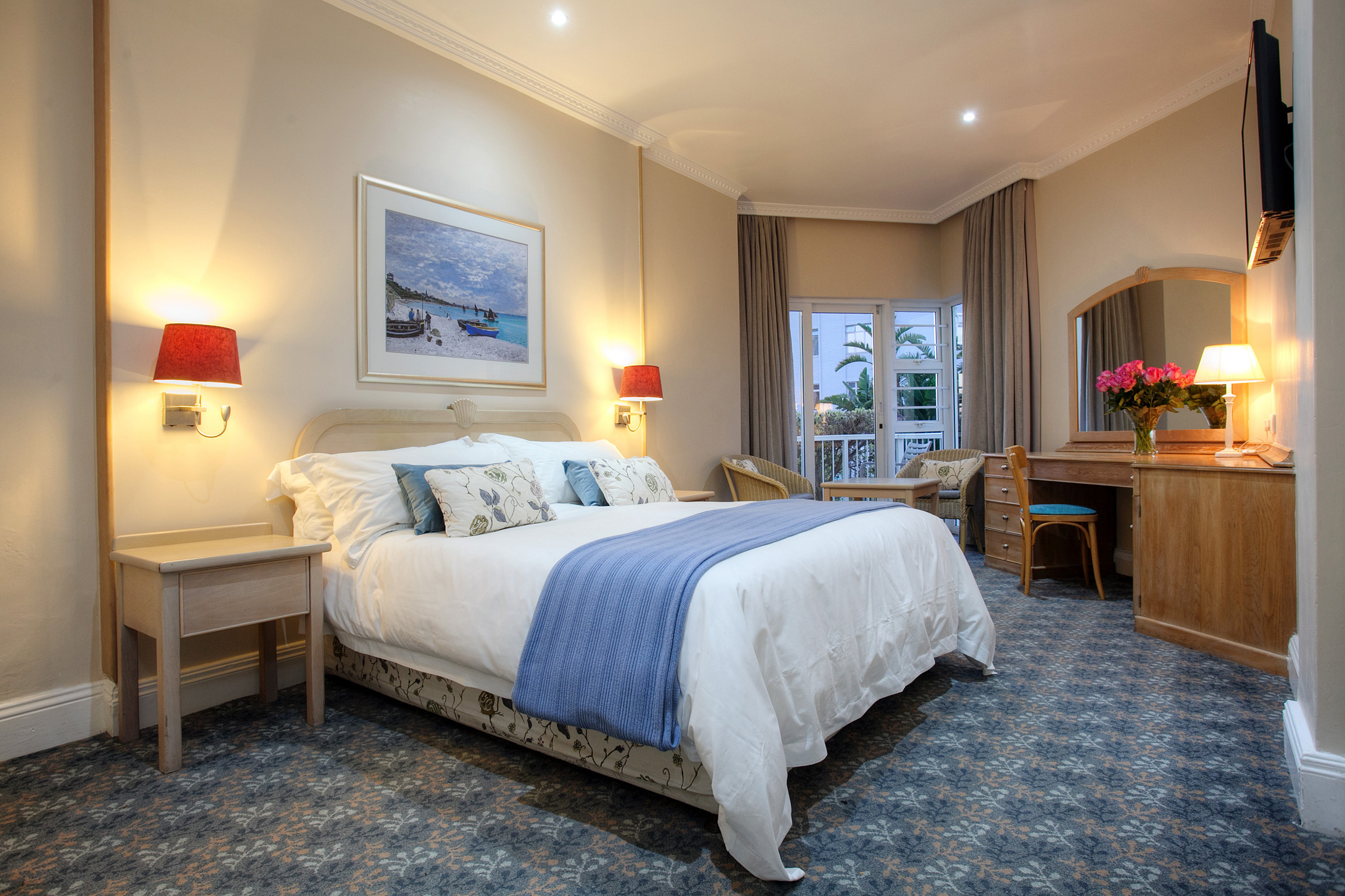 Room, Lateral Side Sea View
