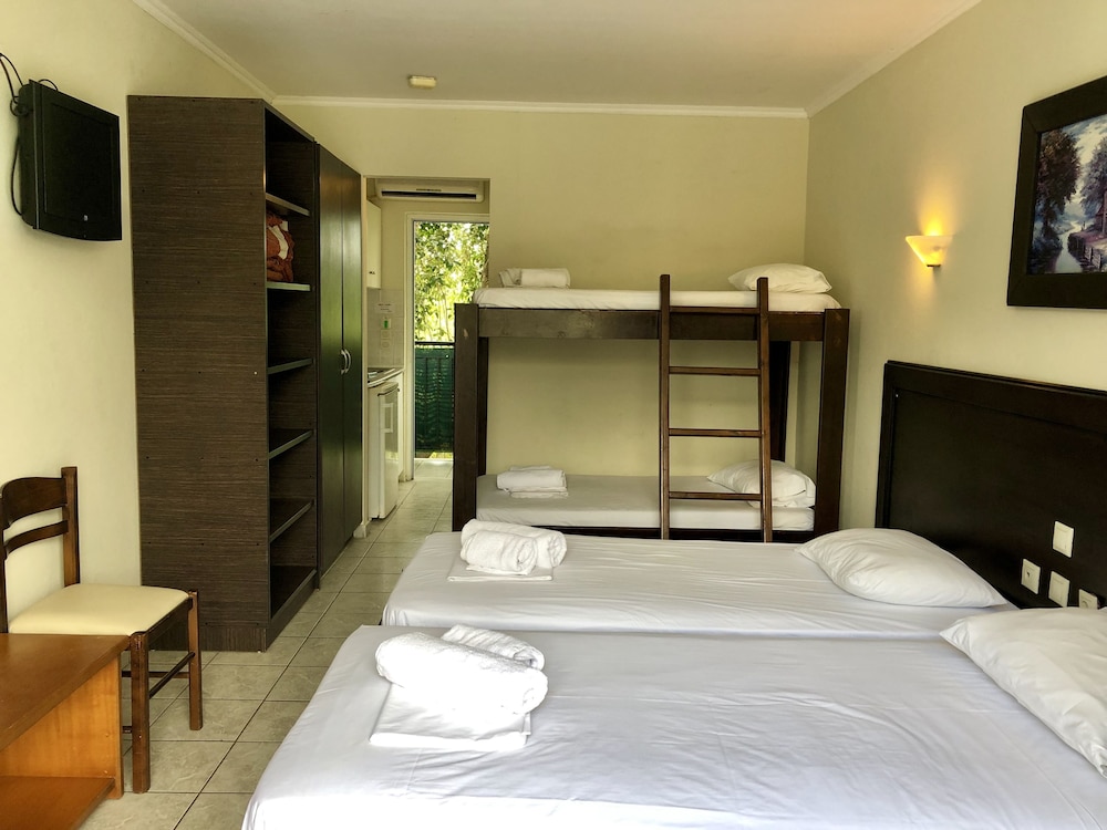 Paradise Apartments 14/75