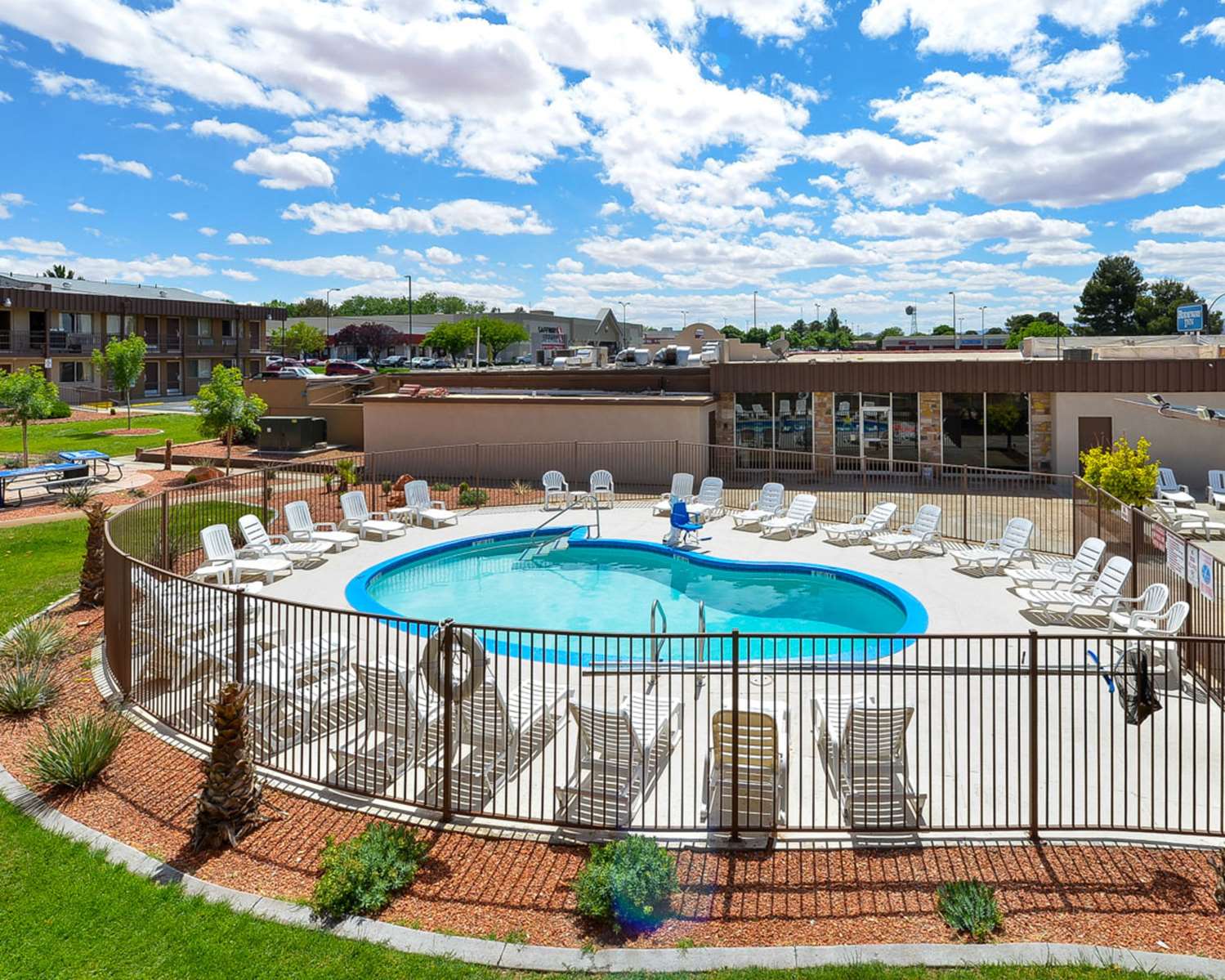 Rodeway Inn At Lake Powell 41/42