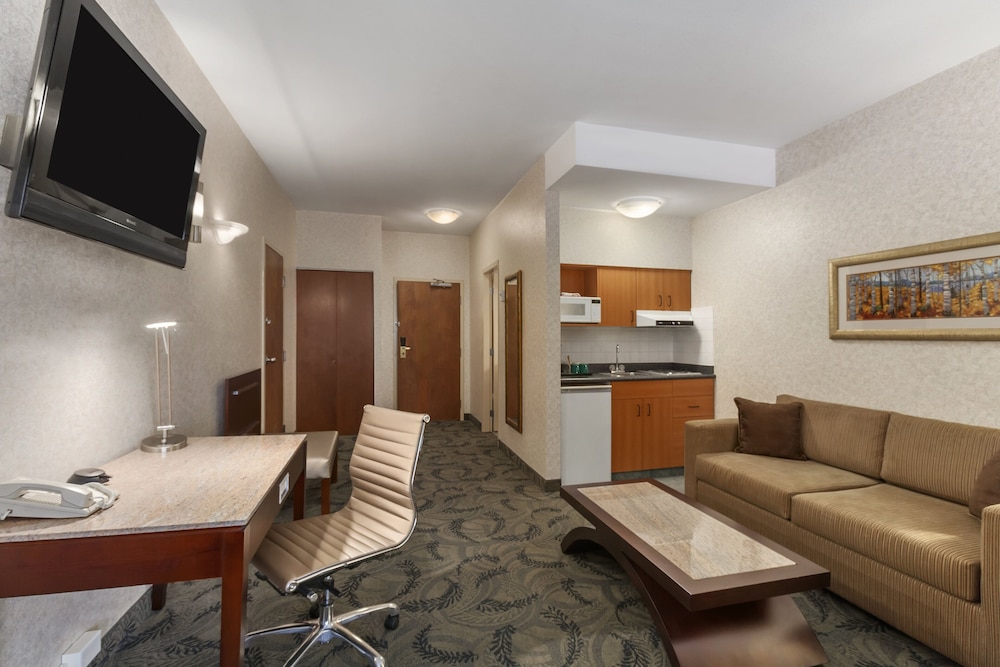 Poco Inn And Suites Hotel Conference Centre 51/58