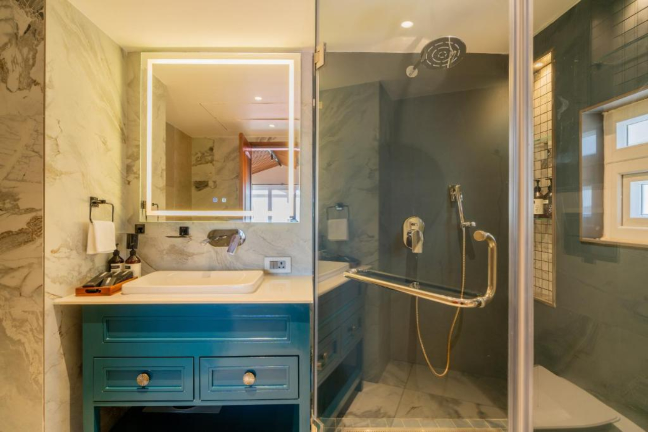 ELIVAAS prive The Royce Daisy Ultra Luxe 4 BHK Villa With Pvt Pool Jacuzzi 360 Hill Views 29/29