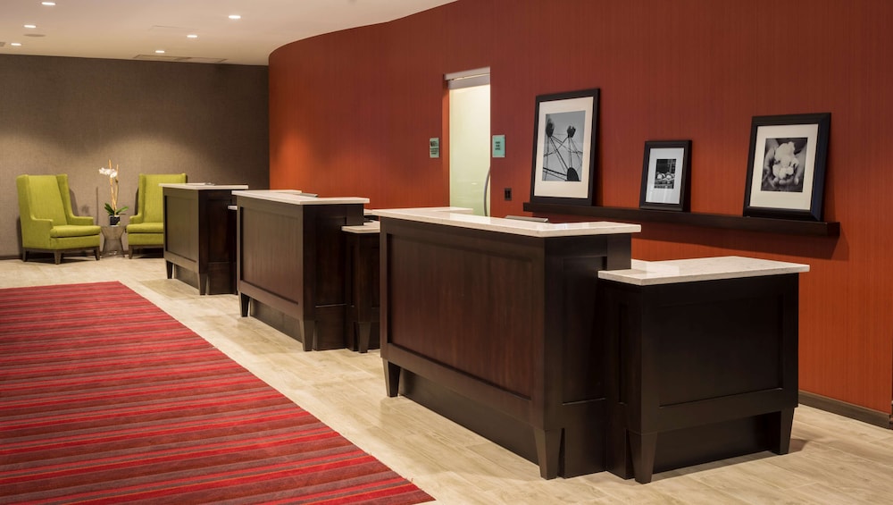 HAMPTON INN CHICAGO DOWNTOWN/MAGNIFICENT MILE 4/33