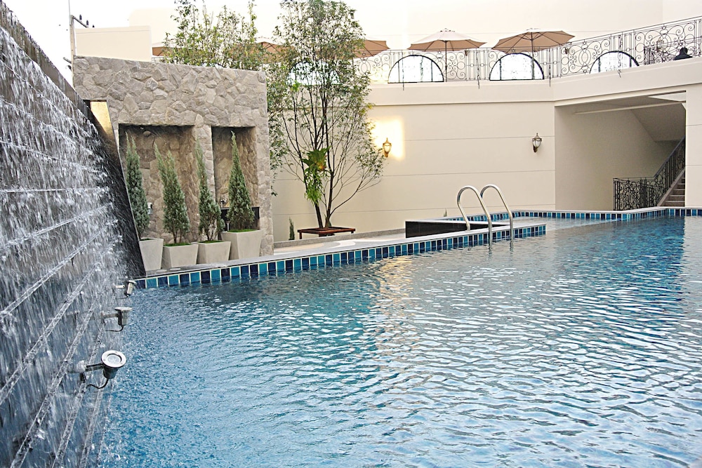 SN PLUS HOTEL 37/44
