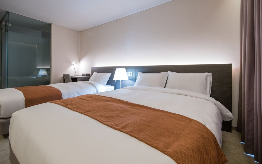 Grandmer Hotel Jeju 24/67