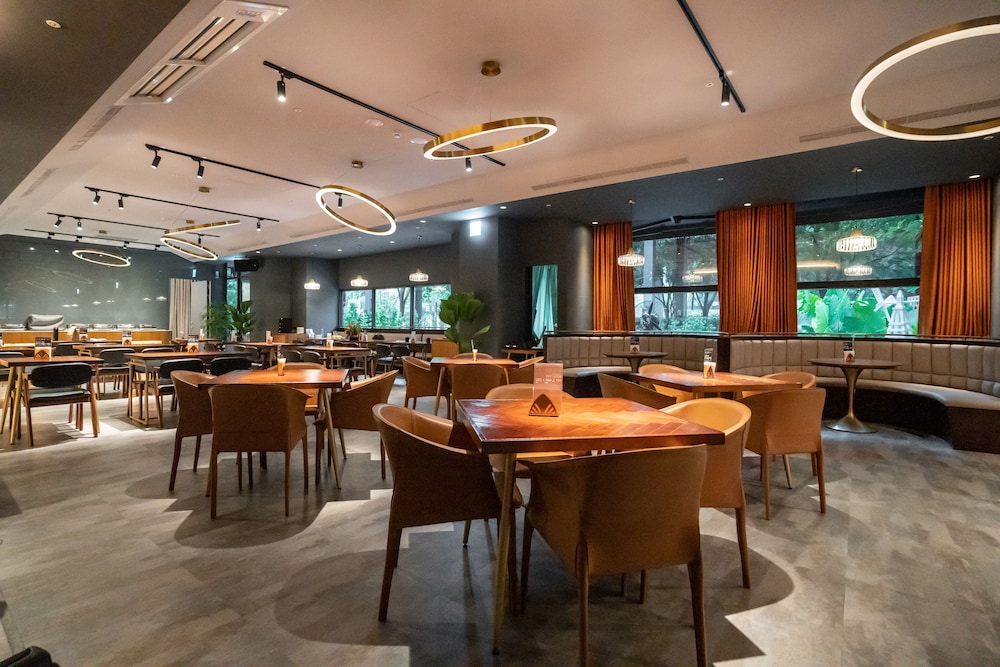 Home Hotel Xin Yi Branch 51/65