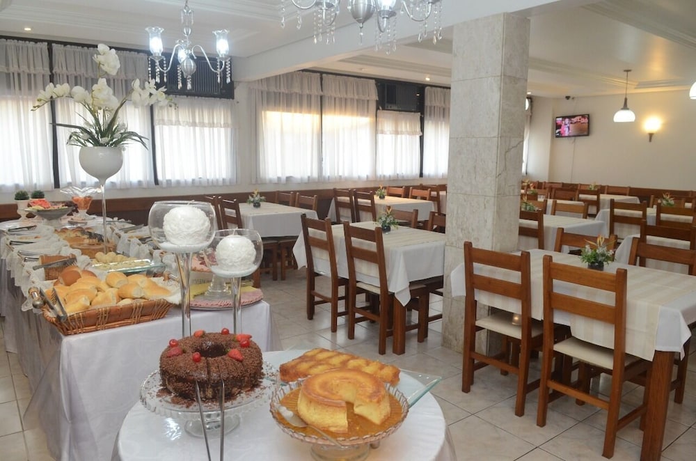 River Hotel 35/50