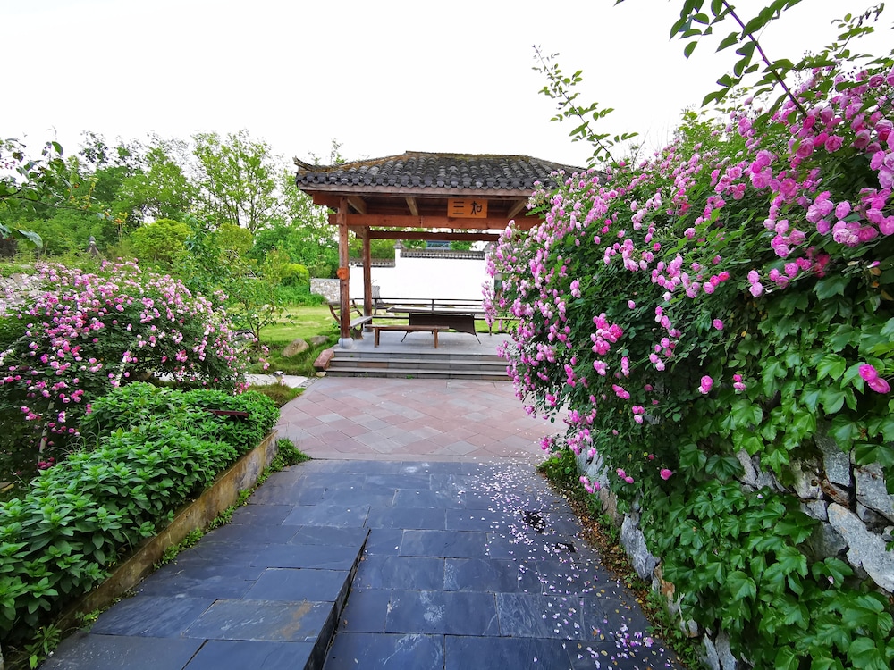 Huangshan Huizhou Creek Villa 25/38