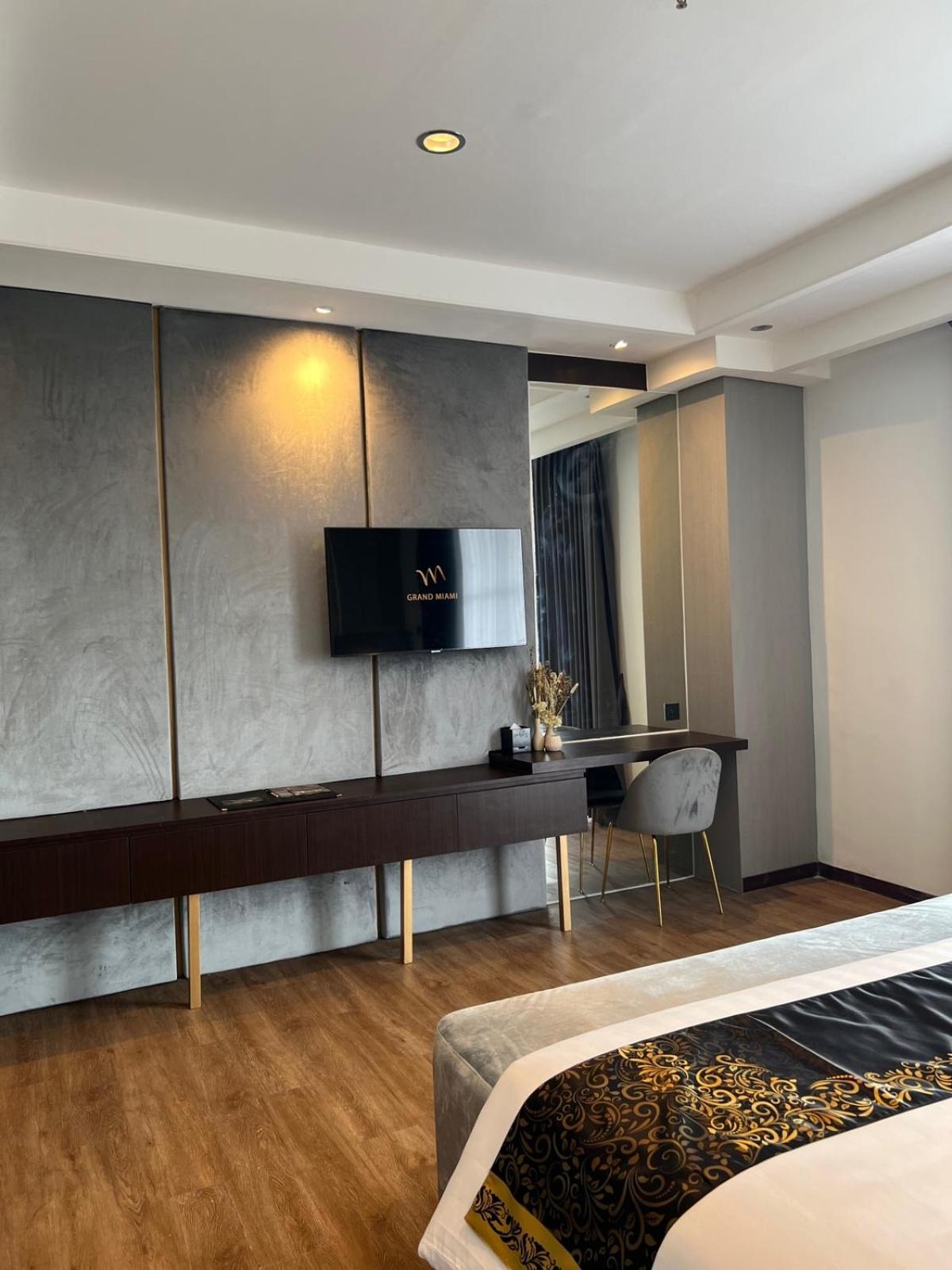 Grand Miami Hotel 36/50