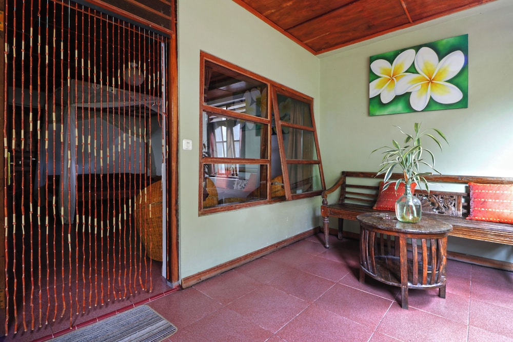 Bagus Bay Guest House 3/53