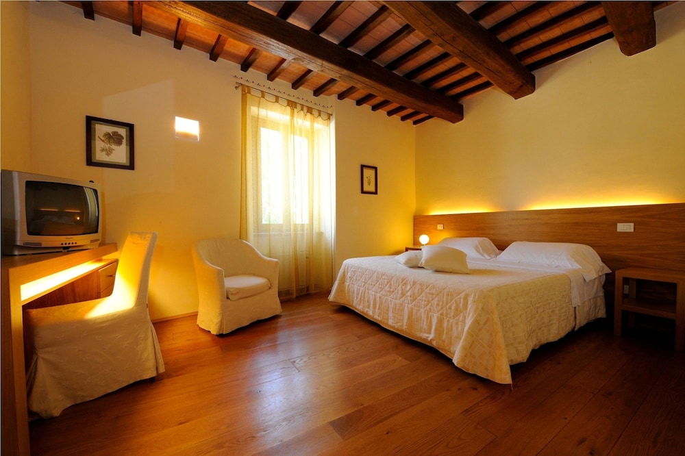 Guesia Village Hotel 24/78