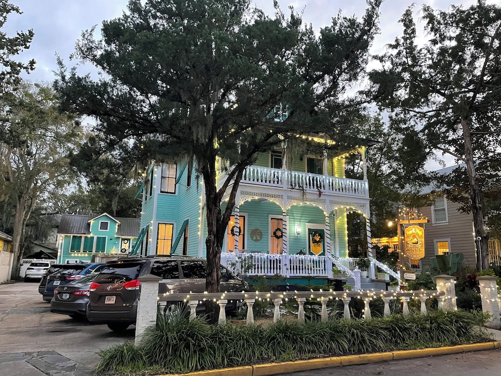 Peace and Plenty Inn B&B 63/71