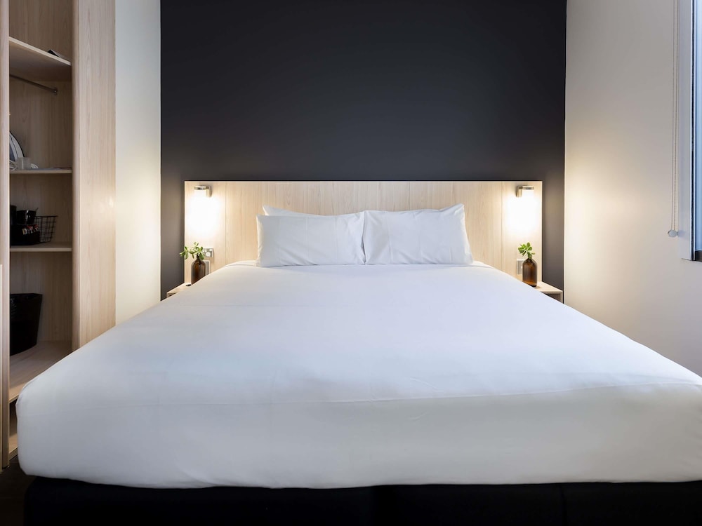 Ibis Sydney Barangaroo Hotel 23/70