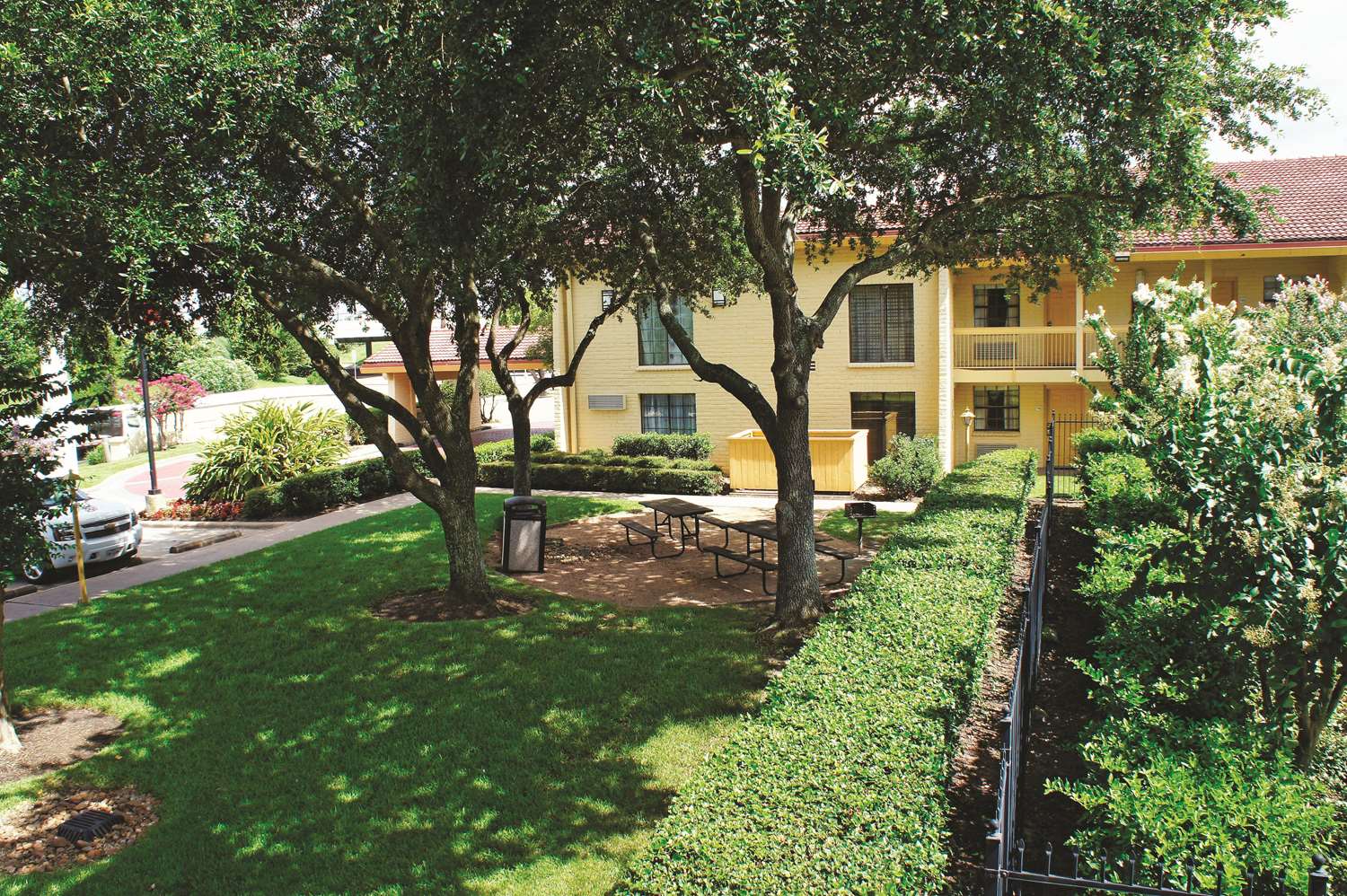 Baymont by Wyndham Houston La Porte 10/13