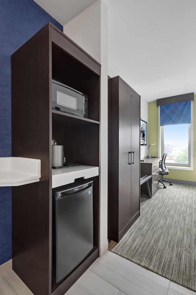 Hotel 1200 42/44