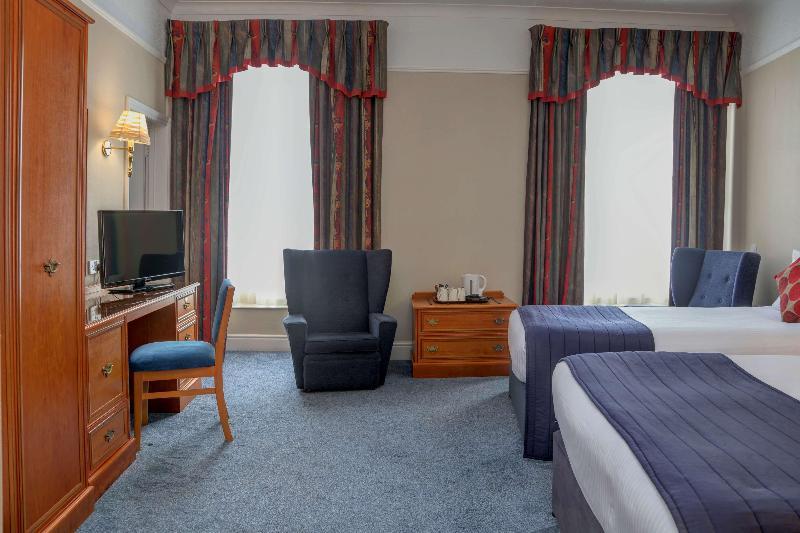 Adjoining, Single Bed, 3 Beds