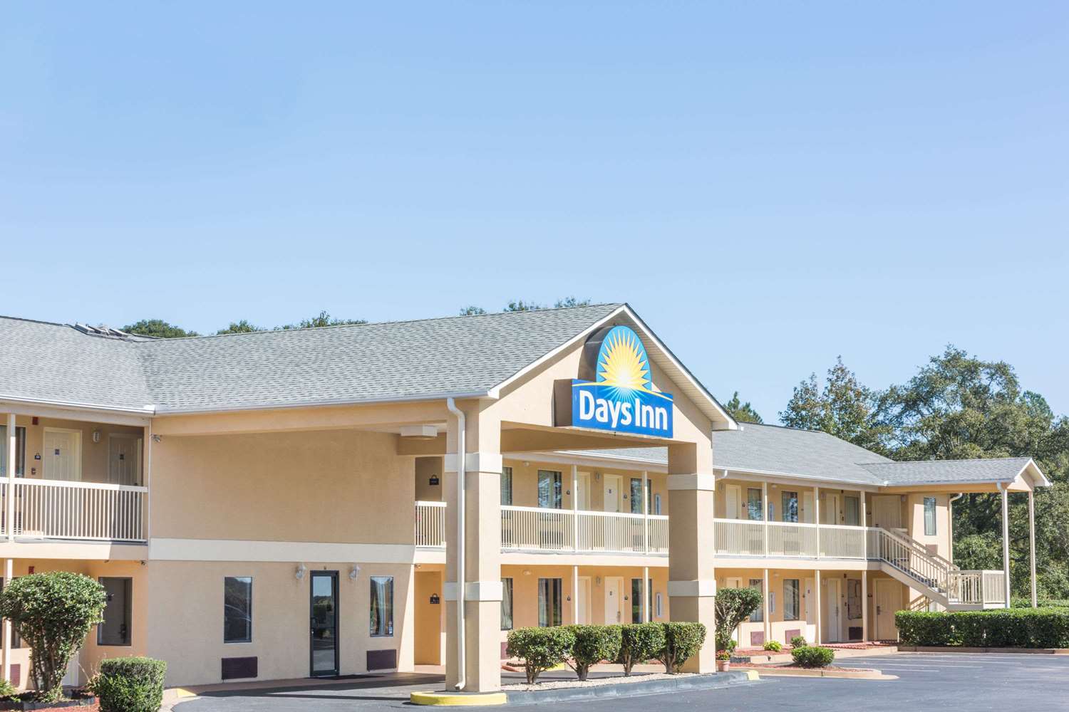Days Inn by Wyndham Royston 1/9