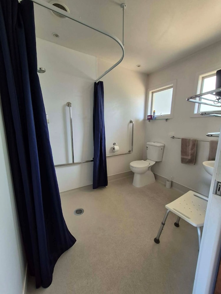 Alexandra Motor Lodge 35/70