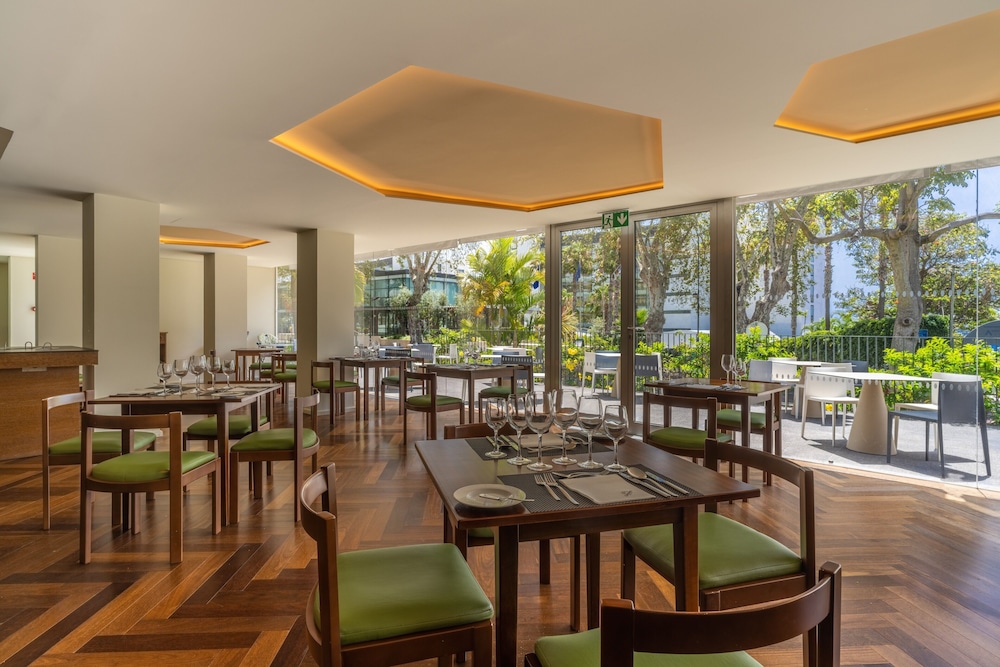 Girassol Hotel 36/55