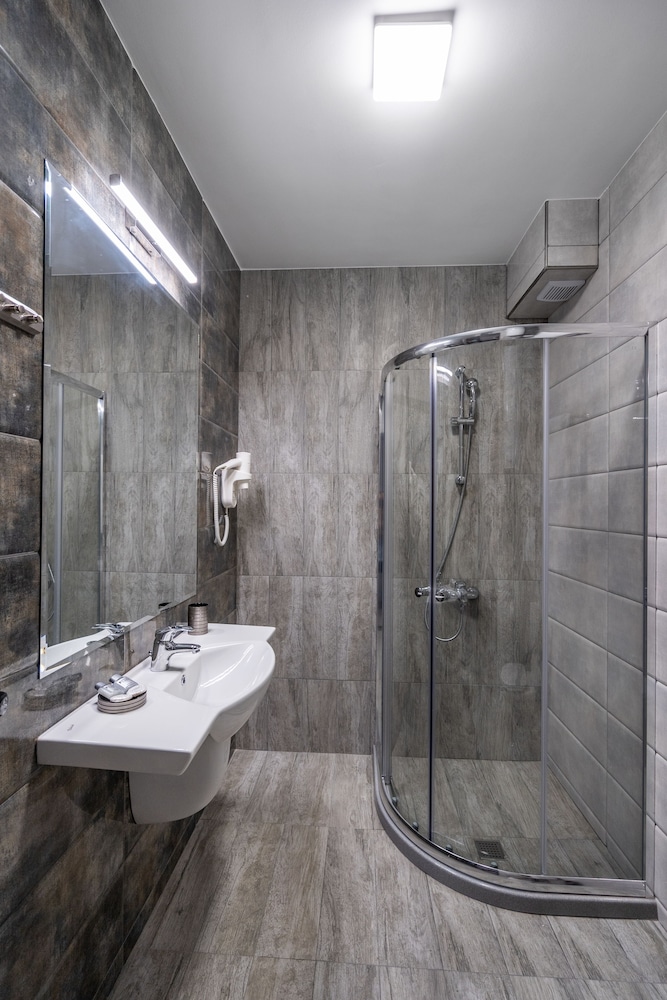 Plaza Hotel Plovdiv 66/68