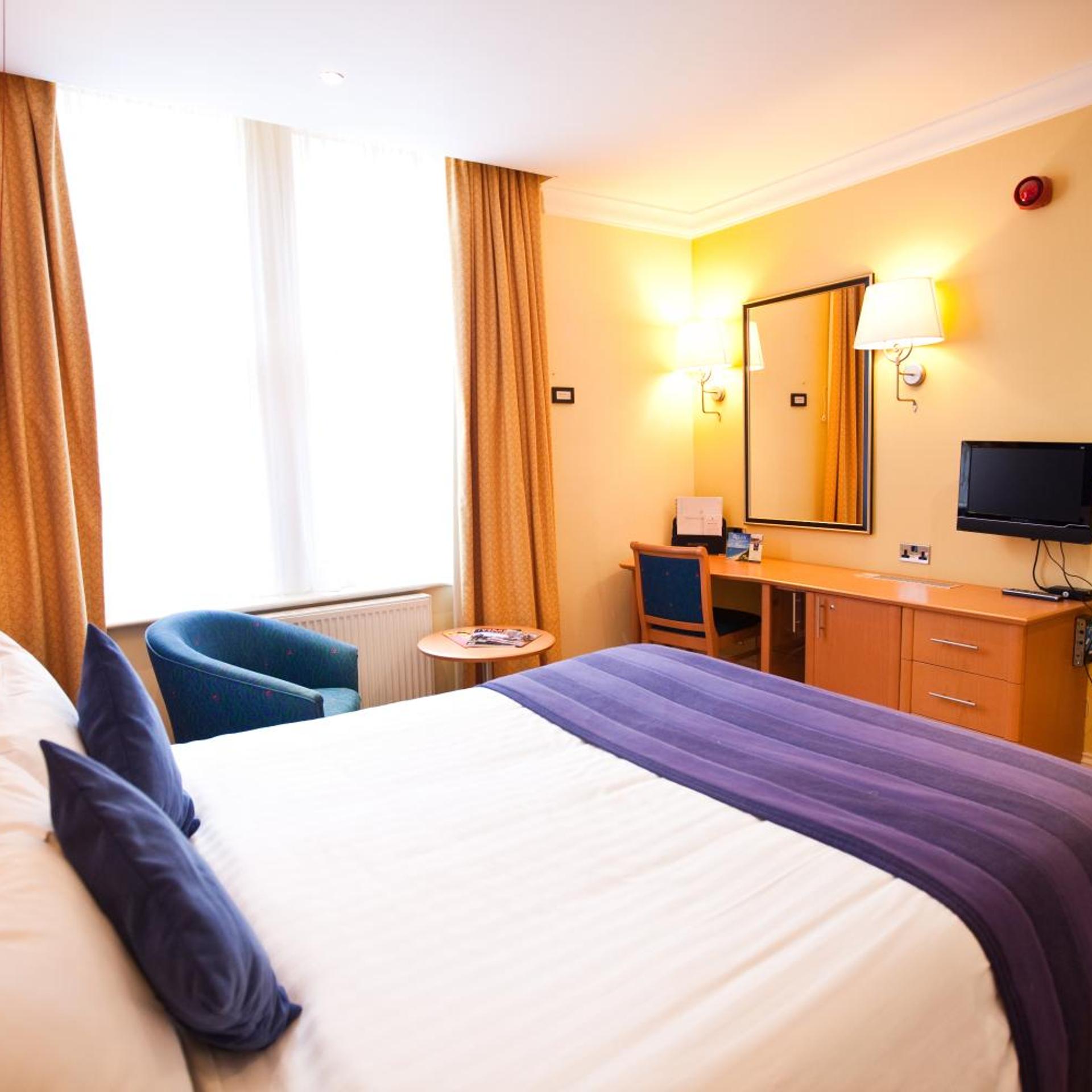 Room, Double Bed, Accessible