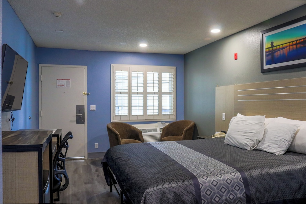 Orange Tustin Inn 25/62