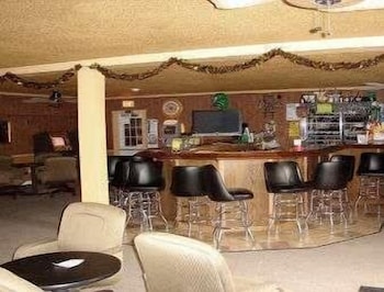 Days Inn by Wyndham West Branch Iowa City Area 33/42